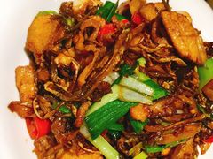 干辣椒皮炒五花肉-湘与香缘·湖南菜(王府井北京市百货大楼店)