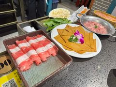 -宽板凳老灶火锅(台湾街店)