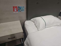 -逸米酒店(广州中山大学附属第一医院东山口地铁站店)