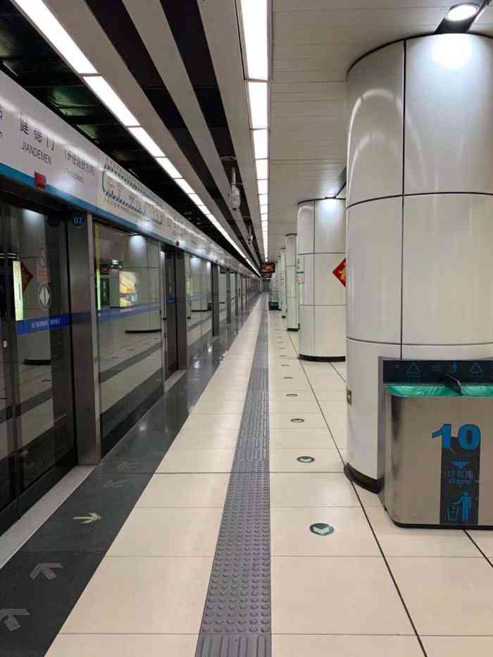 健德门(地铁站)-"很少来健德门地铁站,因为工作和生活不太会.