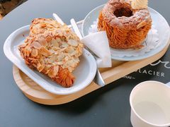 杏仁可颂-LUNEURS月乐诗·烘焙甜品(华山路店)