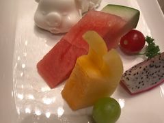 网红猪拼水果-常州新城希尔顿酒店-御玺中餐厅