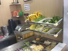 -愉肴麻辣香锅(中北镇店)