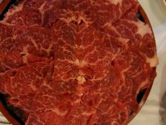 安格斯牛肉-鲜入围煮花胶鸡海鲜火锅