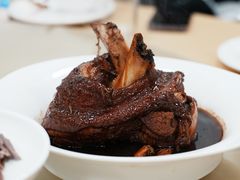 酱汁焖蹄膀-沪依小酒馆心意菜