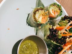 三文鱼刺身米纸卷-CHINCHIN 青青·泰国料理(万象食家店)
