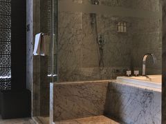 -上海虹桥西郊假日酒店