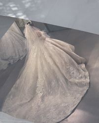 -艾米丽婚纱礼服