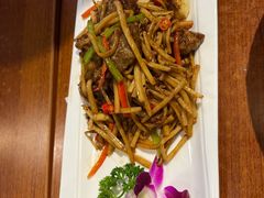酸竹笋炒嫩牛肉-德宏记·茶餐厅(新辰里学清路店)