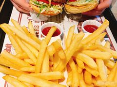 -The Habit Burger Grill 哈比特汉堡(复兴soho店)