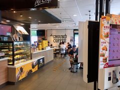 面包甜点陈列柜-麦当劳(健德桥得来速店)