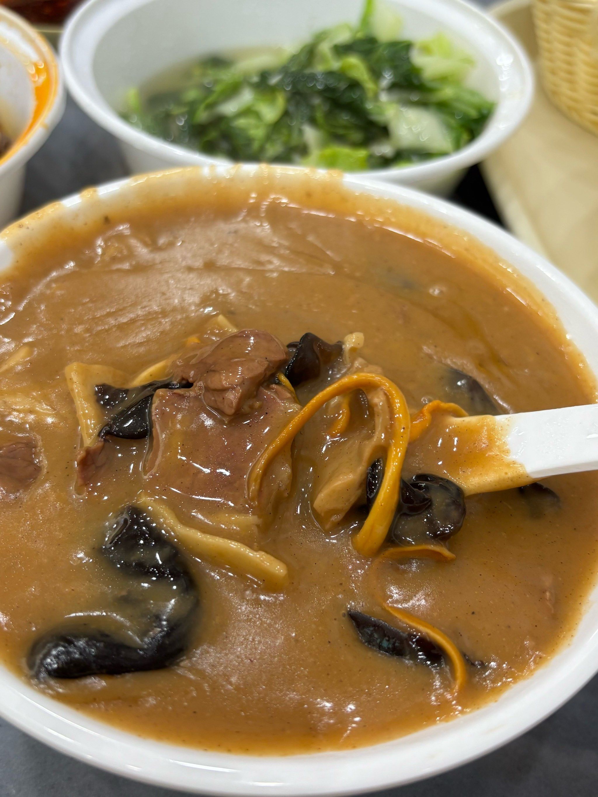 一碗胡辣汤,驱走寒冷