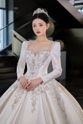 -不晚国际婚纱礼服