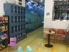 -蓝鲸奇亲子游泳俱乐部