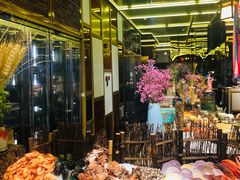 -大中华希尔顿酒店-念自助餐·嗨啤·小龙虾