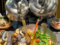 -楠小云·云南鲜菌·鲜牛自助火锅(九眼桥店)