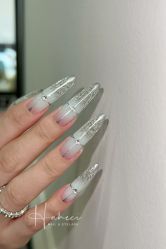 -花岐款式专研健康美甲沙龙