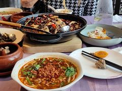 -彩云天云南餐厅