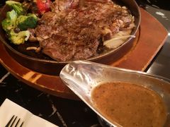 石板T骨牛排-Let's Taipei 非常烘焙(太古里店)