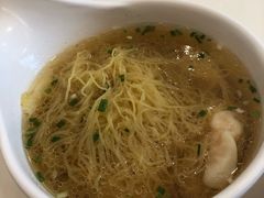 招牌鲜虾云吞面-新大咀港式茶餐厅(宝山万达店)