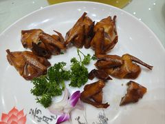 -东豪园林海鲜酒家(南港路辅路店)