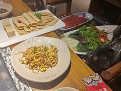 -老牌坊云南鱼豆花火锅(哈西万达店)