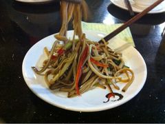 金针菇-休记光头香辣蟹干锅店(衣冠庙店)