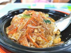 金针菇牛肉煲仔饭-中央财经大学-食堂