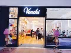 门面-VENCHI 闻绮(上海佛罗伦萨小镇店)