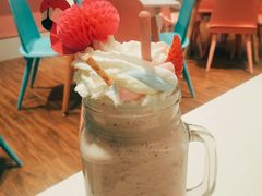 草莓奶昔-随心小姐