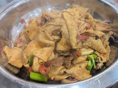 -湖南人家湘菜馆(镇江路店)