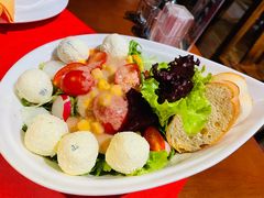 奶酪球沙拉-申德勒加油站餐厅(三里屯北小街店)