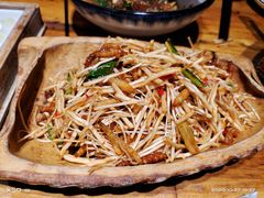 -老滇山寨•云南特色菜•地方菜•民族风情歌舞表演(金碧店)