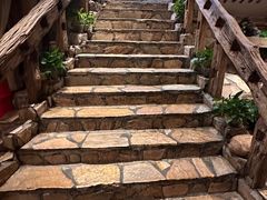 -老牌坊云南鱼豆花火锅(爱建店)