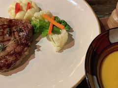 -SISTERS BAR RESTAURANT川意酒馆(嘉善老市H楼店)