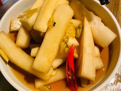 龙巢脆萝卜-龙巢盱眙龙虾·牛蛙·烧烤宵夜(八卦岭店)