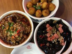 -炉小二铜锅牛蛙•川湘菜(三里屯店)