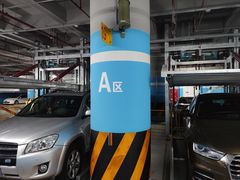 -白玉兰广场停车场