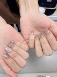 -芊屿芊浔美甲