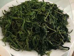 -华龙特色大骨鸡农家菜馆