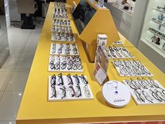 -诺柯视眼镜-蔡司依视路官方工厂店(淞南一店)
