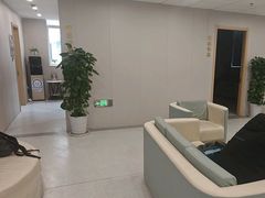 -上海大学附属上海和平眼科医院