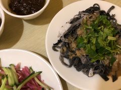 -黑八私房老北京炸酱面