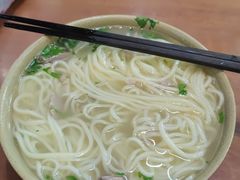 猪肘汤面-亮亮面馆(经六路店)