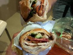 -Bánh Mì Huynh Hoa