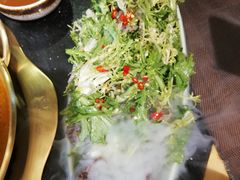 鱼皮拌苦菊-顶顶汤火牛排火锅·经典铜锅涮肉