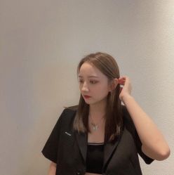 -镁连社·美联社