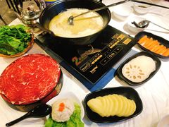 -鲜入围煮花胶鸡海鲜火锅