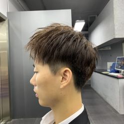 -诗悦发型SALON·圣罗兰店