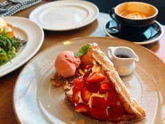 -ROAST coffee & eatery